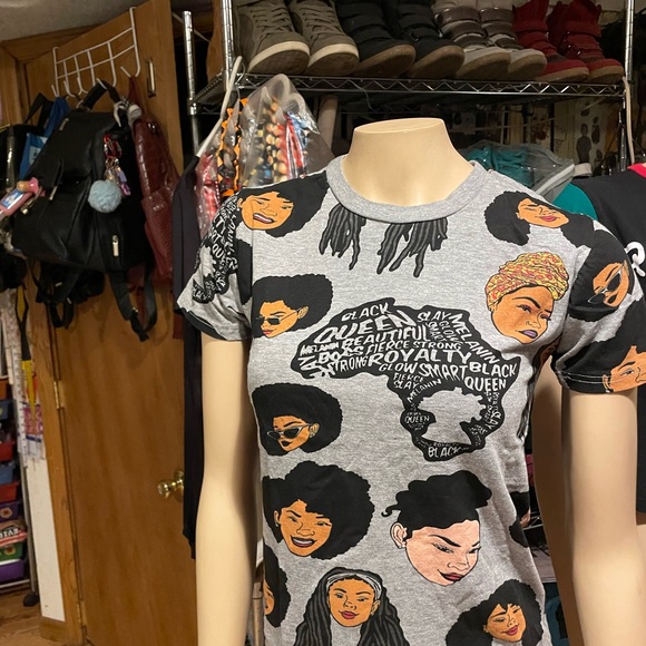 Colorful Graphic Crop Top - Picture 4 of 6